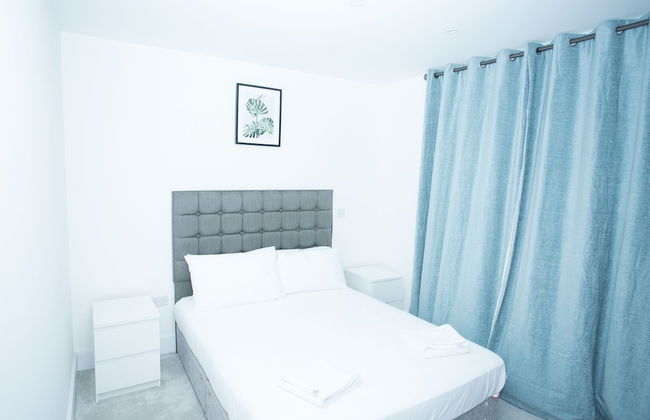 High view 2 Bedroom apt - Woolwich - Photo 3