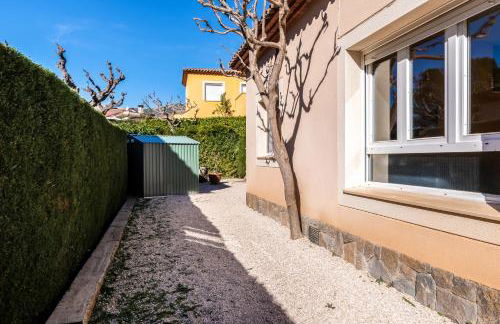 Villa Familiar c/Piscina + Wifi y Parking Gratis by Sunset Rentals (Bonmont) - Foto 38