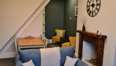 Spacious Mytholmroyd Apartment with River Views - Foto 3