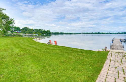 Hot Tub and Fireplace Cozy Home on Howard Lake! - Foto 28