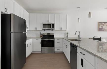 Landing Amazing 3BD Pool Yoga Studio - Photo 45