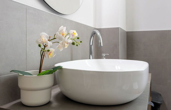 Charming Home - Photo 27