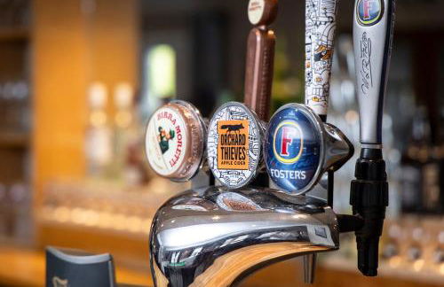 New Hobbit, stunning views, sleeps 42, Bar, Hot Tub - Foto 67