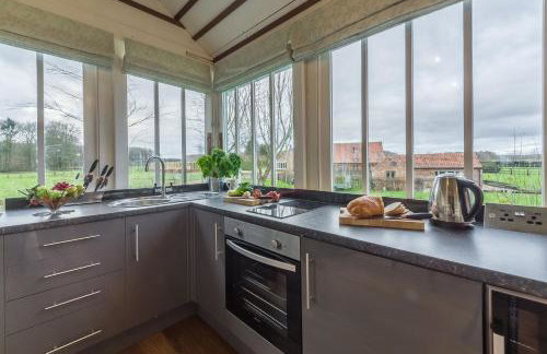 The Signal Box - Photo 10