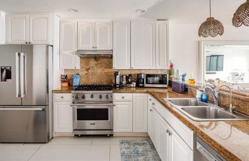 Malibu Beachfront Home with Rock Spa Ocean Views & Huge Deck - Foto 12