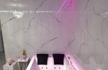 Jacuzzi Bliss by the Motława - Foto 22