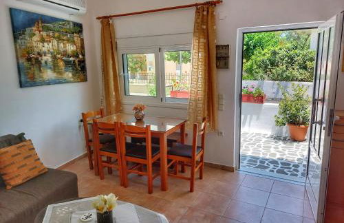 Eva's House, Cozy Apartment in Traditional Village - Foto 12