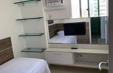 Flat 02 quartos em Boa Viagem, 2 min a pé da praia - Foto 9