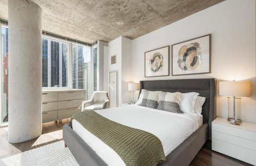 Linea Luxury Living with Indoor Pool and Rooftop Views in The Loop - Photo 22