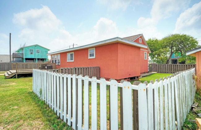 Waterfront Retreat w/ Private Boat Dock, Patio, Views Shore Thing by Avantstay - Photo 34