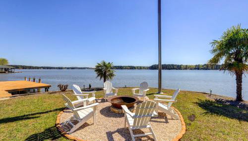 Dock and Fire Pit Stunning Lake Sinclair Home! - Foto 3