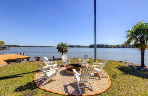 Dock and Fire Pit Stunning Lake Sinclair Home! - Foto 3