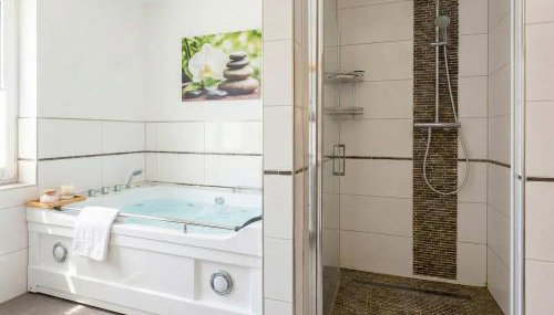 Waldsee Apartments - Sauna Whirlpool & Balkon - Foto 3, towels, Shower