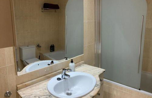 Apartamento grande, 2 dormitorios, garaje gratis - Foto 8