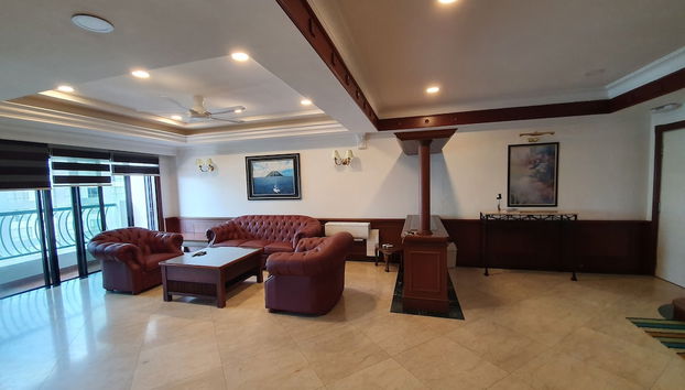 Coin salon dans le hall