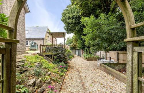 Large coastal cottage, private indoor pool, hut tub, sauna and steam pod - Photo 16