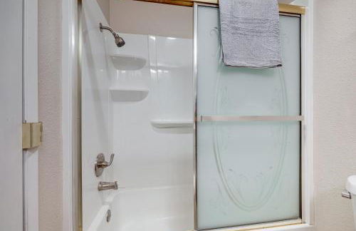 2 Mi to Beaches Condo with Patio in Port Hueneme! - Foto 17