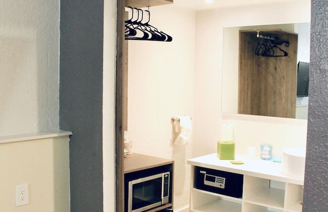 1/1 Condo-hotel With Double bed and Community Pool Miles From Disney! - Foto 3