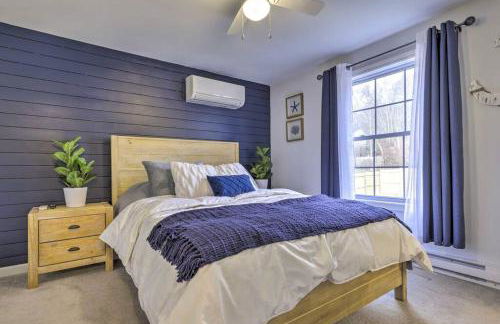 NEW! Updated Mystic Home w/ Sauna, Hot Tub & Deck - Foto 8