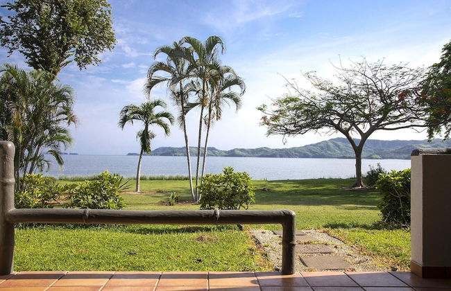 Newly Remodeled Beachfront Condo, Ground-Floor Terrace & Direct Access to Playa Flamingo - Foto 19