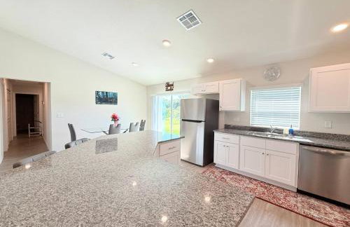 New 4-Bedroom Home – Perfect for Your Stay! - Foto 12