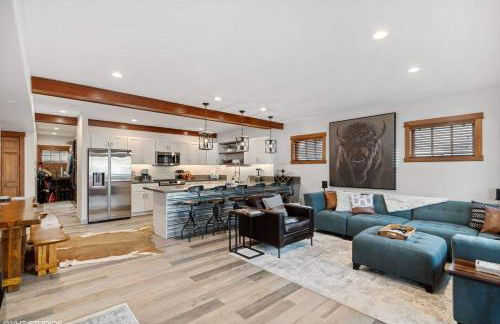 Best Location! Walkable30 Min to GNP5 Min Lake - Foto 1