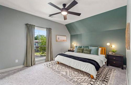 Luxury 4BR Dallas Home with Game Room and Fire Pit - Foto 35