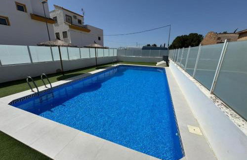 Modern 3 Bed House with shared pool in Los Alcazares - Foto 4