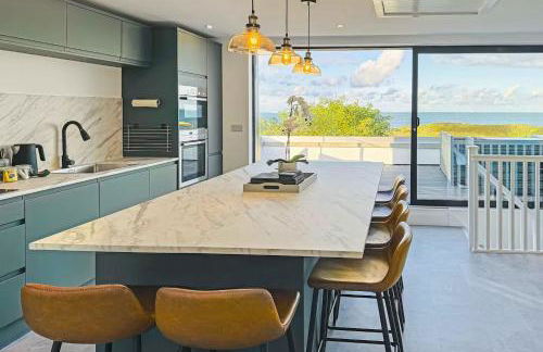 The View in Moelfre for 8 people with sea views - Pass the Keys - Photo 1