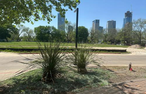 Austin Stylish Studio - Foto 51