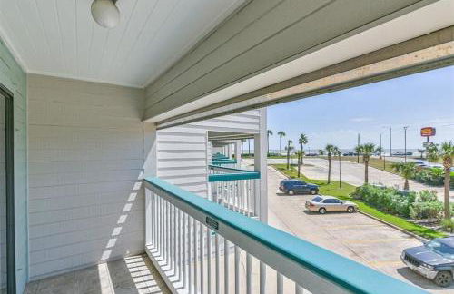 Sun Splashed Condo! Steps to Beach and 2 Pools Galveston Island - Foto 28