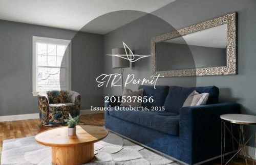 Modern Home next to Vanderbilt Campus with Parking, Screened Porch & Workspace, Walk to Hillsboro Village, Fido & Pancake Pantry, Minutes to Music Row, 12 South & Broadway, Perfect for Families, Friends & University Visits - Foto 30