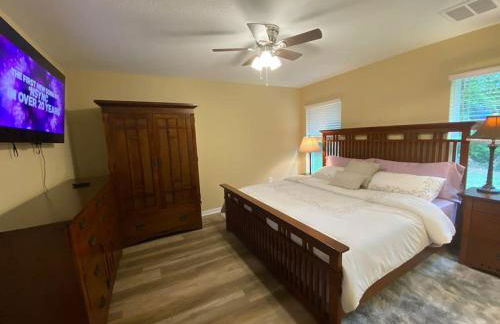 Sundance' Acres Peaceful and Private New House with Hot Tub and Fire Pit - Photo 31