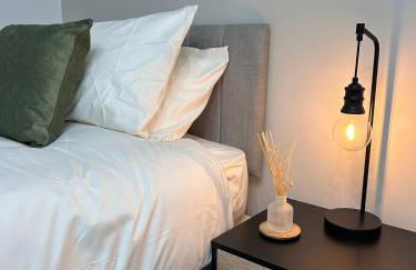 Brand New 2 Bed House - Sleeps 4 - Free Parking - Near HS2 & Drayton Manor - Photo 14