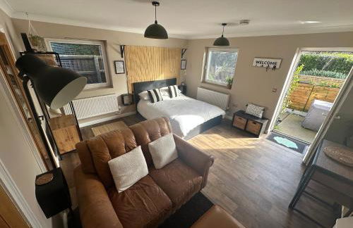 The Cwtch,Self Contained Coastal Annex Freshwater - Photo 1