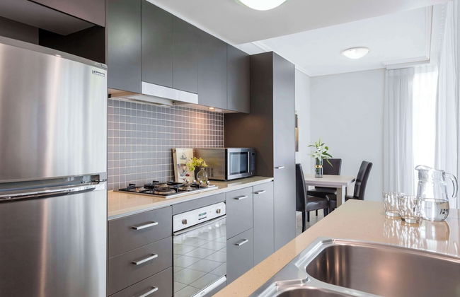 Oaks Brisbane Casino Tower Suites - Photo 18