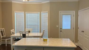 Peaceful 2BR 3BA Townhome - Foto 2