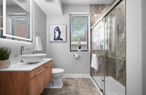 PFR Suites - Highland, 3BR 2BA Shadyside Condo, 2 Decks and Off-Street Parking - Foto 6