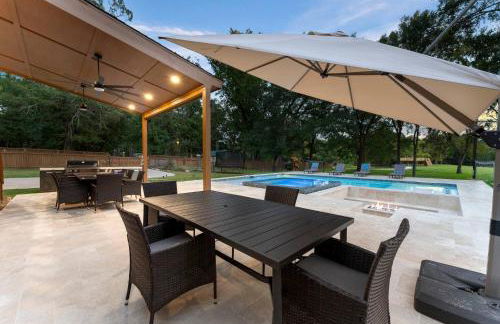 Pickleball & mini-golf, Pool/Spa, Epic Gameroom! - Photo 64