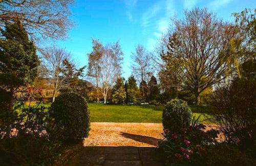 Beautiful 5 bedroom house with hot tub & fire pit - Foto 11