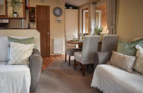 Robin's Retreat - Photo 4