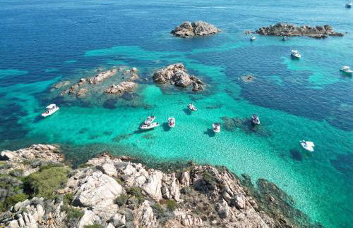 Mirto Beachside Apartment - 2BR - Wi-Fi - AC - 100m from the Beach - BBQ - Parking - Foto 13