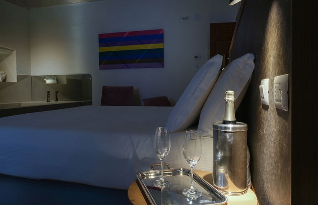 Euvodia Luxury Rooms - Photo 17