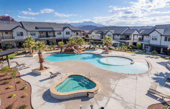 Coral Paradise Community Pool - Photo 29