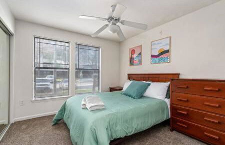 2 MI to USF + Long Term Stays allowed + Gym + Pool - Foto 18