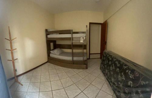 PRAIA DO MORRO - 2 QUARTOS - Apartamento 3 min do mar á pé - Garagem coberta e livre - WI FI - Foto 11