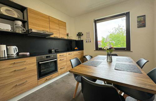 ImmoStay Ferienhaus mit Garten & Free Parking - Foto 5