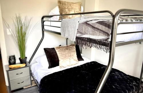 Cozy 4-Bedroom Apartment in Evanston - Foto 29