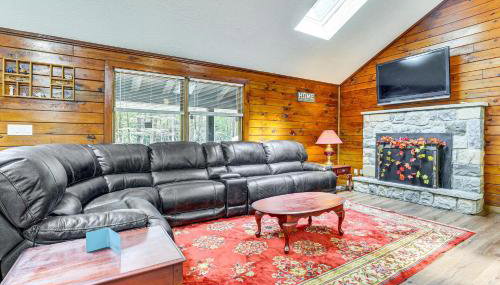 Long Pond Log Cabin with Hot Tub Soaks and Outdoor Fun - Foto 2