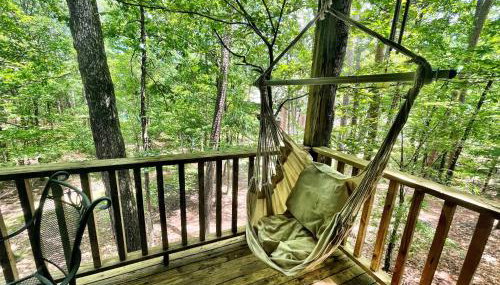 Forest view, log-sided two bedroom, two bath condo on Lake Ouachita, condo - Foto 2